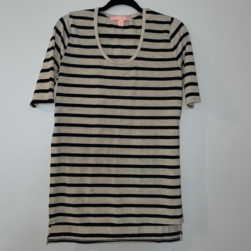 🔮 3/$15!! Rebellious One, Black and Tan Striped Shirt, Size Medium